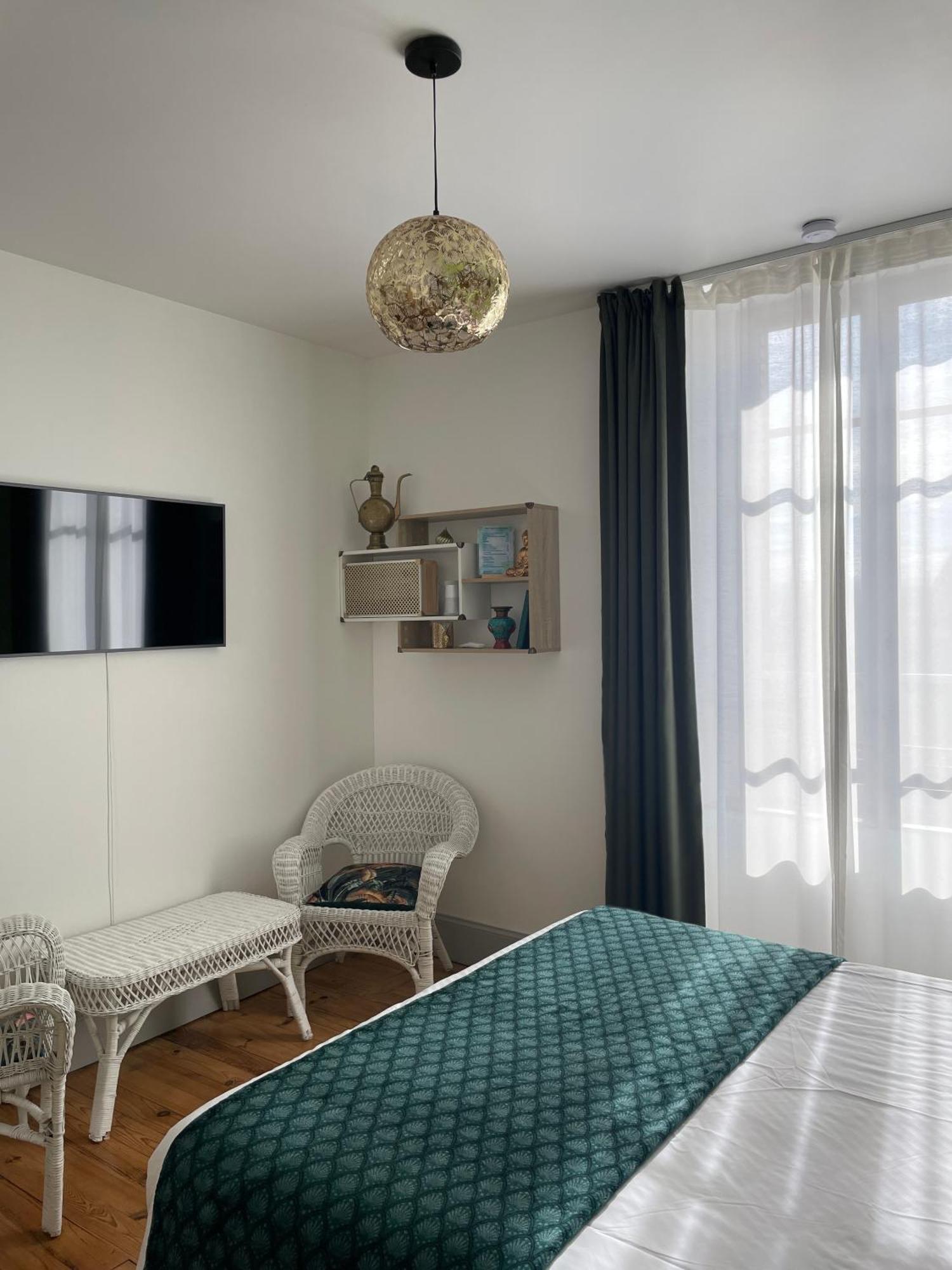 Mas Terre Chambres D'Hotes Lezoux 外观 照片